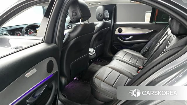 Mercedes-Benz E-Class W213 2018 Серый из Кореи, фото 2