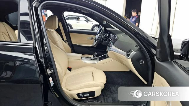 BMW 3 Series (G20) 2021 Черный из Кореи, фото 2