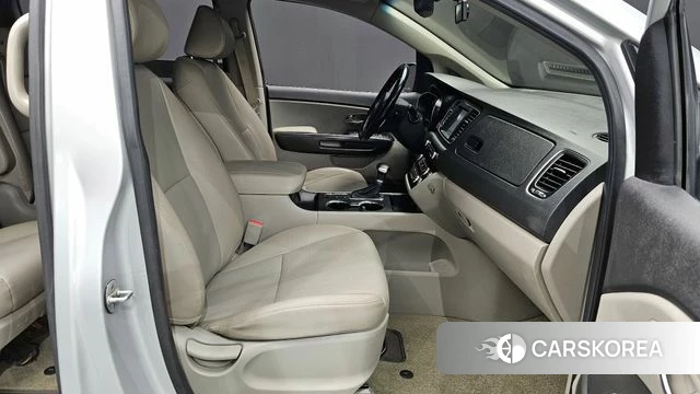 Kia The New Carnival 2020 Серебряный из Кореи, фото 2