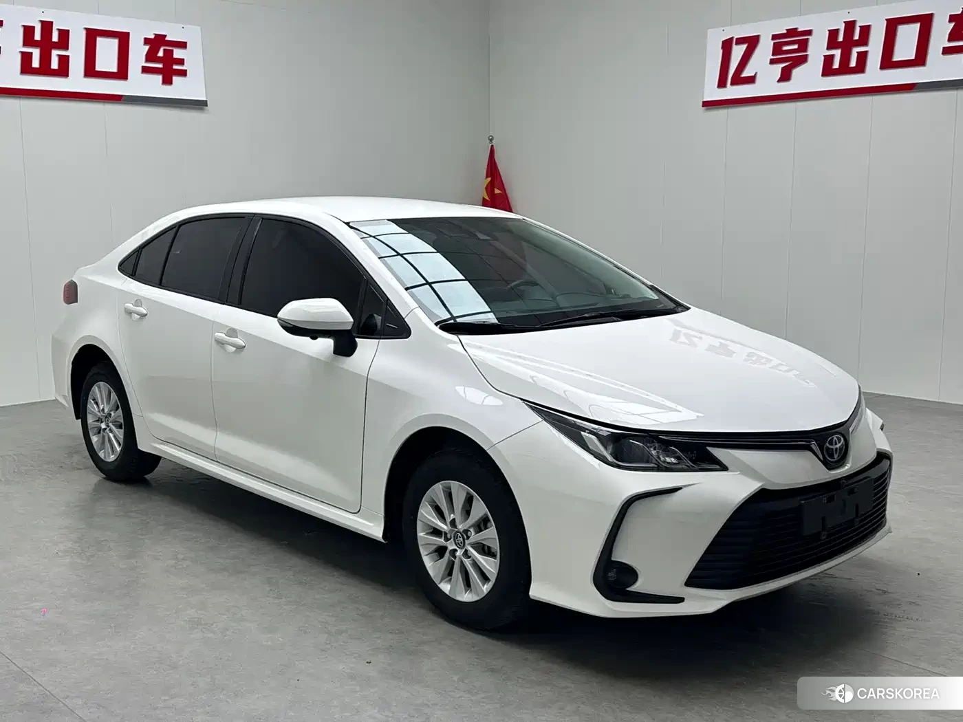 Toyota Corolla 2022 Белый из Китая, фото 2