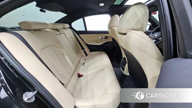 BMW 3 Series (G20) 2023 Черный из Кореи, фото 2
