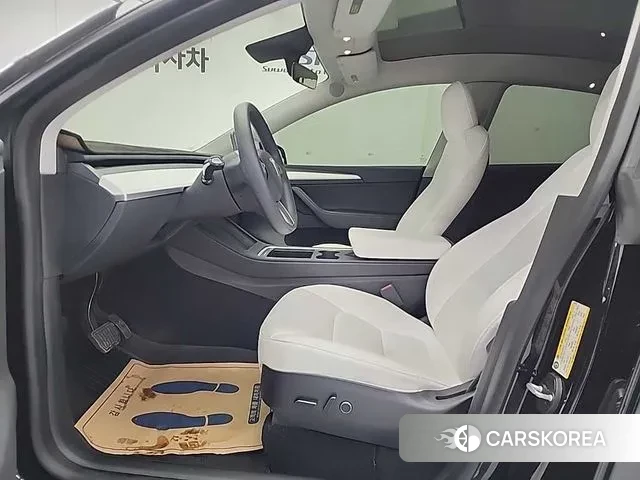 Tesla Model Y 2023 Черный из Кореи, фото 2