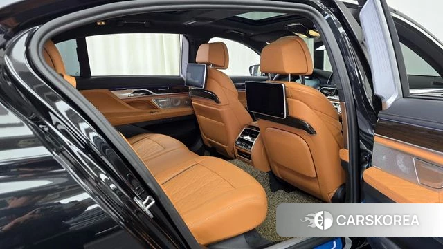 BMW 7 Series (G11) 2022 Черный из Кореи, фото 2