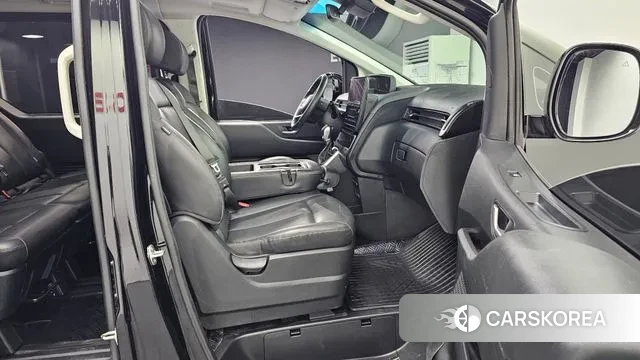 Hyundai Staria 2024 Черный из Кореи, фото 2