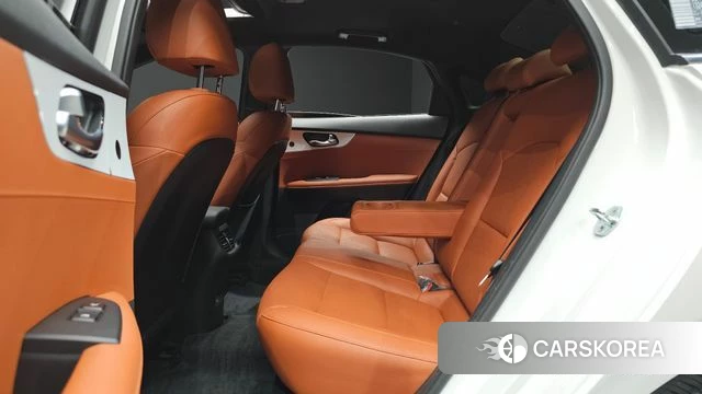 Kia The New K3 2nd generation 2021 Белый из Кореи, фото 2