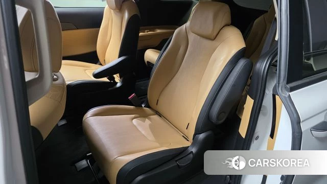 Kia Carnival 4th generation 2023 Белый из Кореи, фото 2