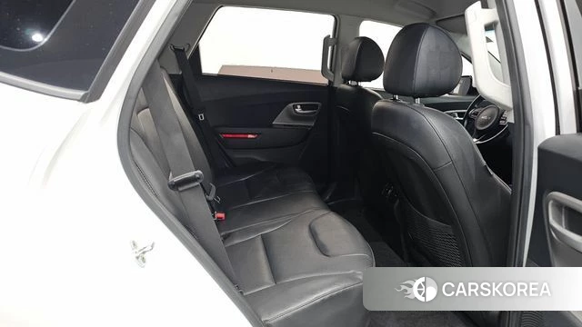 Kia Niro Plus 2022 Белый из Кореи, фото 2