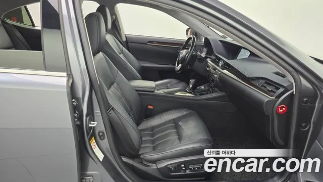 Lexus New ES300h 2018 Серый из Кореи, фото 2