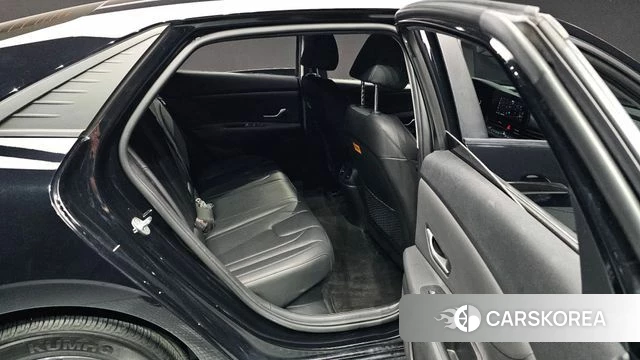 Hyundai Avante Hybrid (CN7) 2022 Черный из Кореи, фото 2