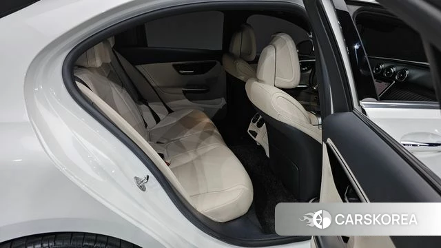 Mercedes-Benz C-Class W206 2023 Белый из Кореи, фото 2