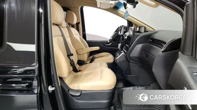 Hyundai Staria 2022 Черный из Кореи, фото 2