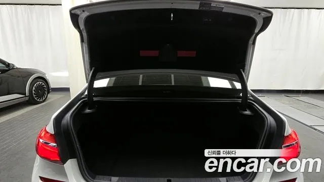 BMW 7 Series (G11) 2018 Белый из Кореи, фото 2