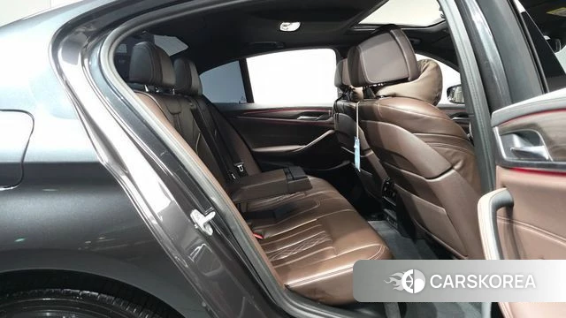 BMW 5 Series (G30) 2020 Серый из Кореи, фото 2