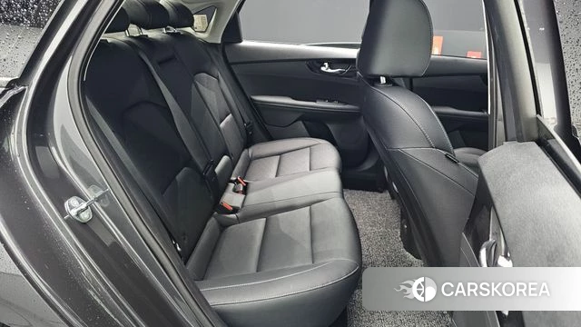 Kia The New K3 2nd generation 2023 Серый из Кореи, фото 2