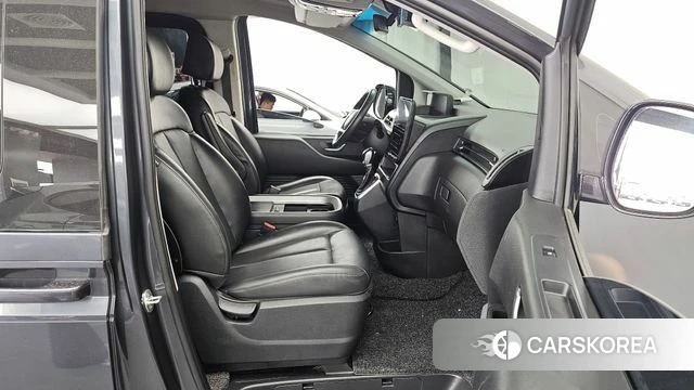 Hyundai Staria 2021 Серый из Кореи, фото 2