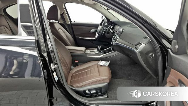 BMW 3 Series (G20) 2021 Черный из Кореи, фото 2