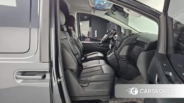 Hyundai Staria 2021 Серый из Кореи, фото 2