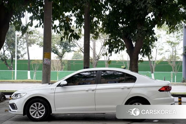Volkswagen Bora 2024 Белый из Китая, фото 2