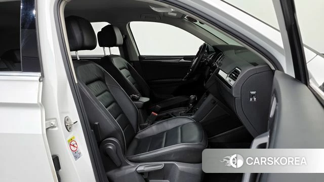 Volkswagen Tiguan second Generation 2018 Белый из Кореи, фото 2