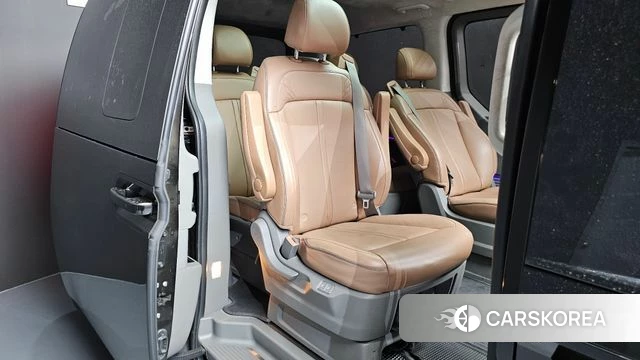 Hyundai Staria 2024 Черный из Кореи, фото 2