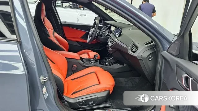 BMW 1 Series (F40) 2024 Серый из Кореи, фото 2