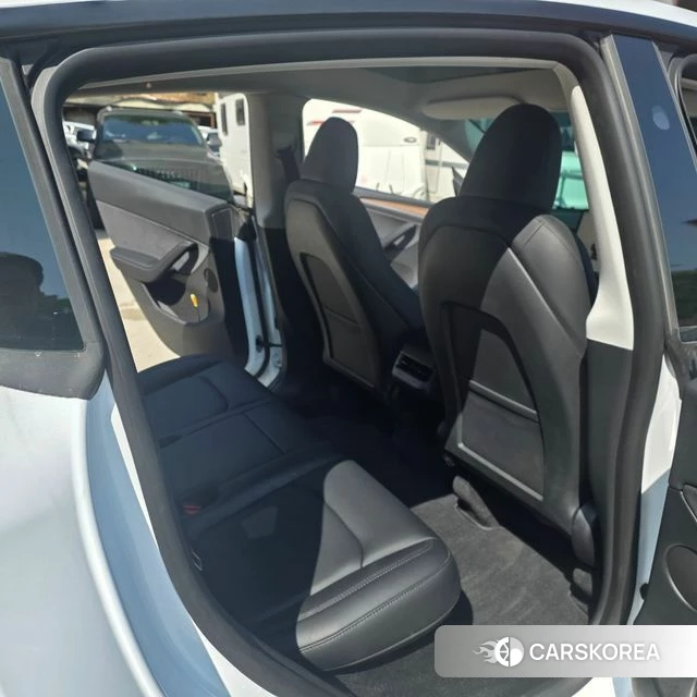 Tesla Model Y 2024 Белый из Кореи, фото 2