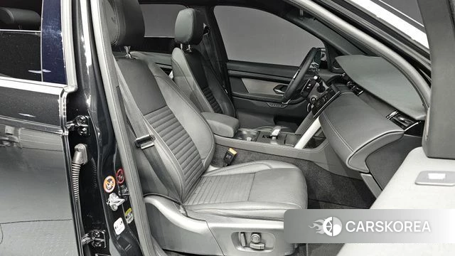 Land Rover Discovery Sports 2nd Generation 2025 Черный из Кореи, фото 2