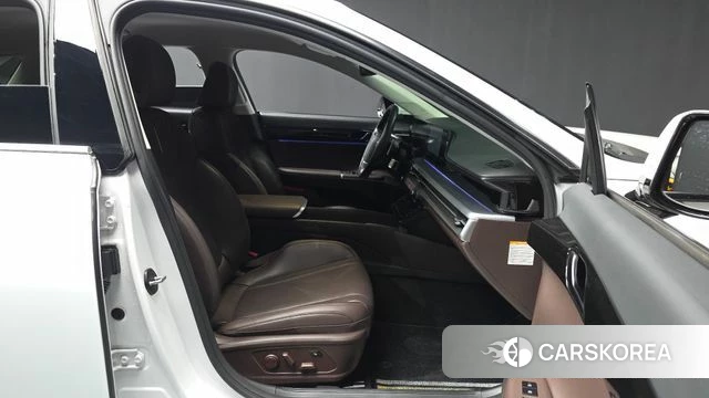 Hyundai Grandeur Hybrid (GN7) 2023 Белый из Кореи, фото 2