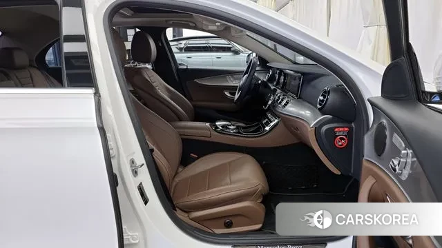 Mercedes-Benz E-Class W213 2019 Белый из Кореи, фото 2