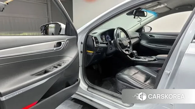Hyundai Grandeur IG 2018 Серебристо-серый из Кореи, фото 2