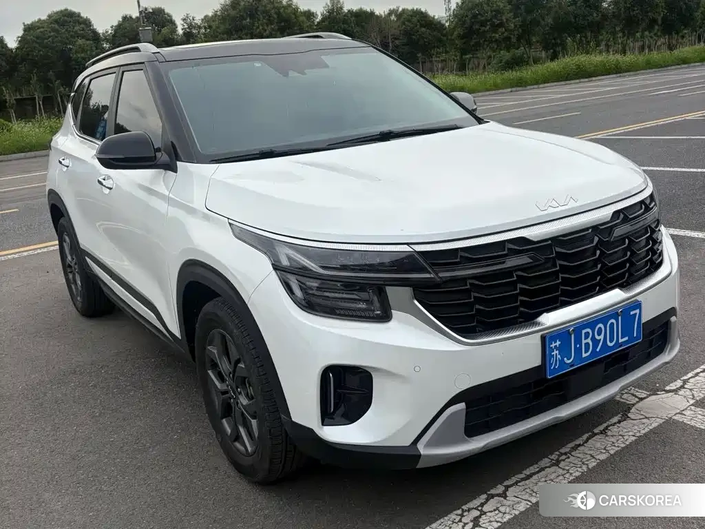 Kia Seltos 2023 Белый из Китая, фото 2