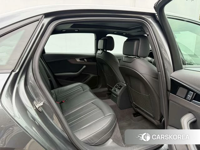 Audi A4L 2024 Темно-серый из Китая, фото 2