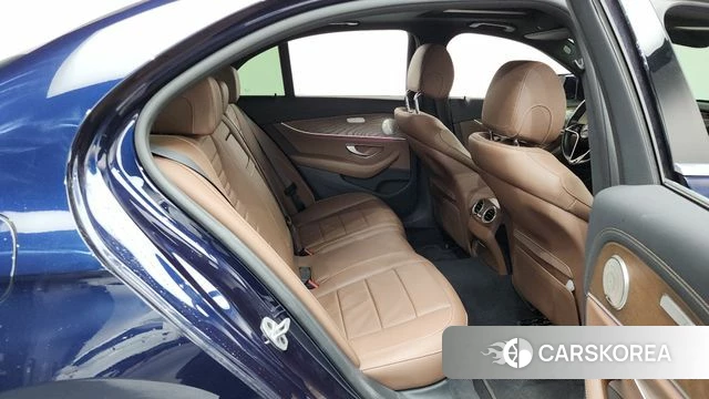 Mercedes-Benz E-Class W213 2021 Синий из Кореи, фото 2