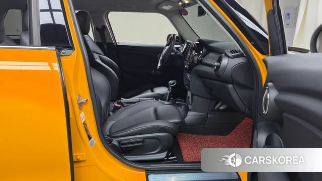 Mini Cooper 2018 Желтый из Кореи, фото 2
