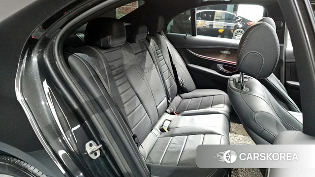 Mercedes-Benz E-Class W213 2022 Серый из Кореи, фото 2