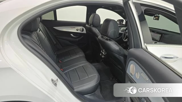 Mercedes-Benz E-Class W213 2021 Белый из Кореи, фото 2