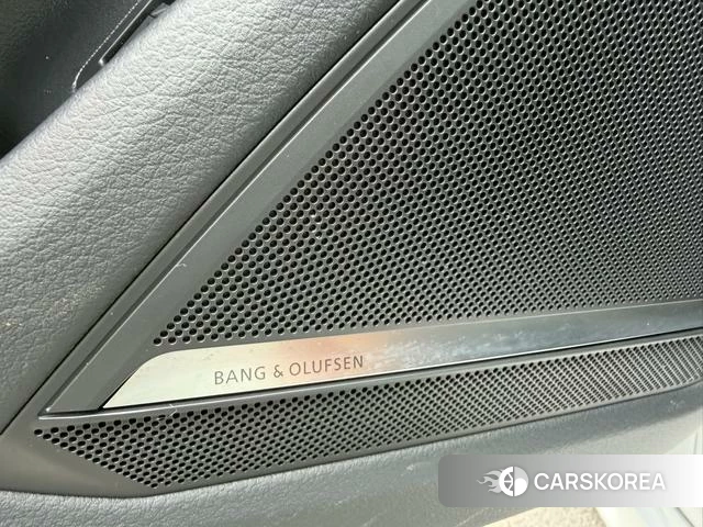 Audi A7 2025 Белый из Китая, фото 2