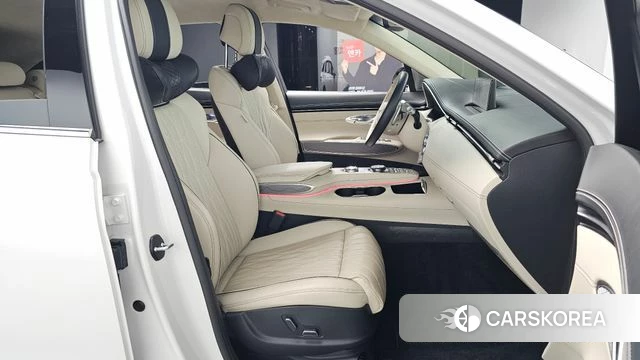 Genesis GV70 2023 Белый из Кореи, фото 2