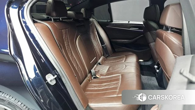 BMW 5 Series (G30) 2019 Черный из Кореи, фото 2