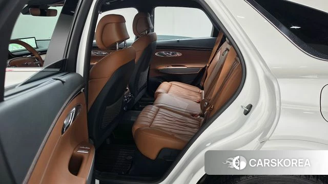 Genesis GV70 2023 Белый из Кореи, фото 2