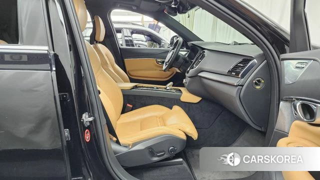 Volvo XC90 second Generation 2021 Черный из Кореи, фото 2