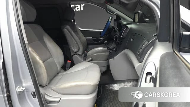 Hyundai The New Grand Starex 2018 Серебряный из Кореи, фото 2