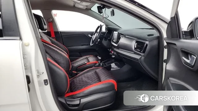 Kia Stonic 2018 Белый из Кореи, фото 2