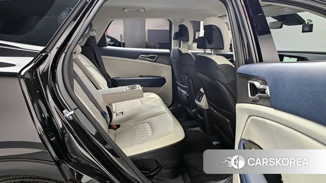 Kia Sportage 5th Generation Hybrid 2023 Черный из Кореи, фото 2