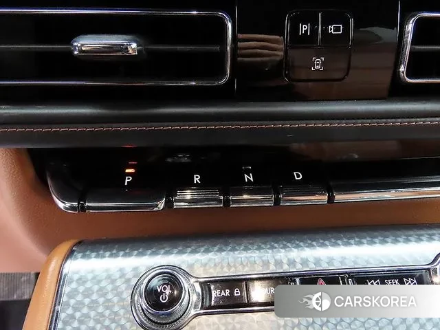 Lincoln Aviator 2nd generation 2021 Белый из Кореи, фото 2
