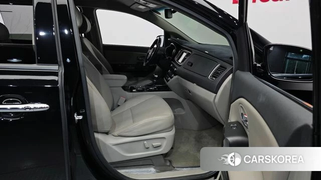 Kia The New Carnival 2018 Черный из Кореи, фото 2