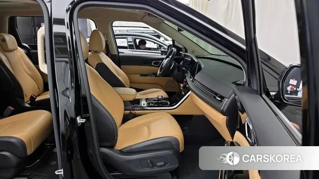 Kia Carnival 4th generation 2023 Черный из Кореи, фото 2