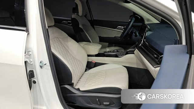 Kia Sportage 5th Generation 2023 Белый из Кореи, фото 2