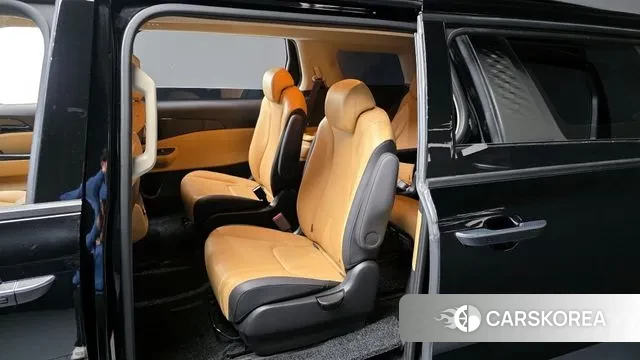 Kia Carnival 4th generation 2023 Черный из Кореи, фото 2