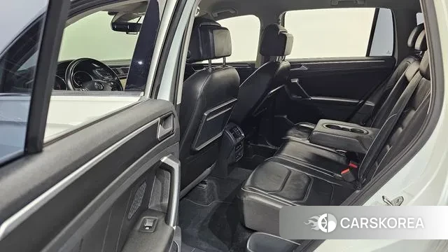 Volkswagen Tiguan second Generation 2018 Белый из Кореи, фото 2